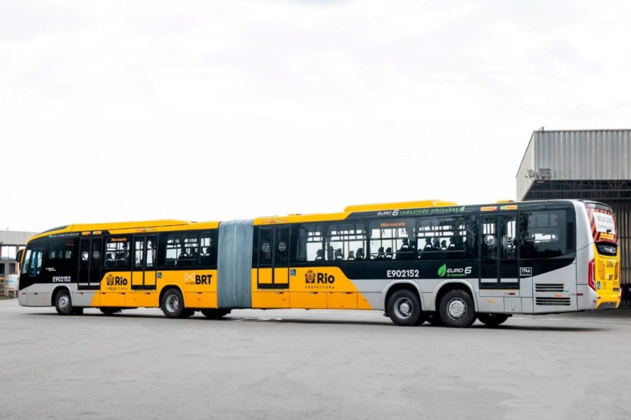Autobuses (Ônibus)
